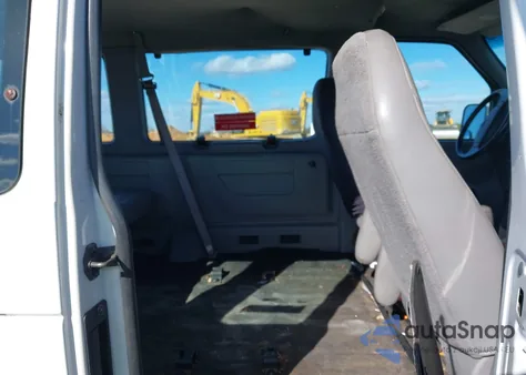 2001 Ford E-350 Super Duty Xl/Xlt from USA, damaged, VIN 1FBSS31L01HA93042